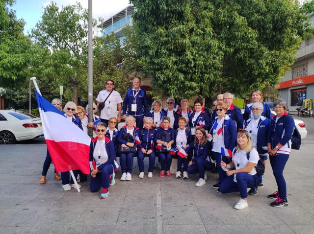 Départ de nos séniors pour le GOLDEN AGE ! Départ de nos séniors pour le GOLDEN AGE !